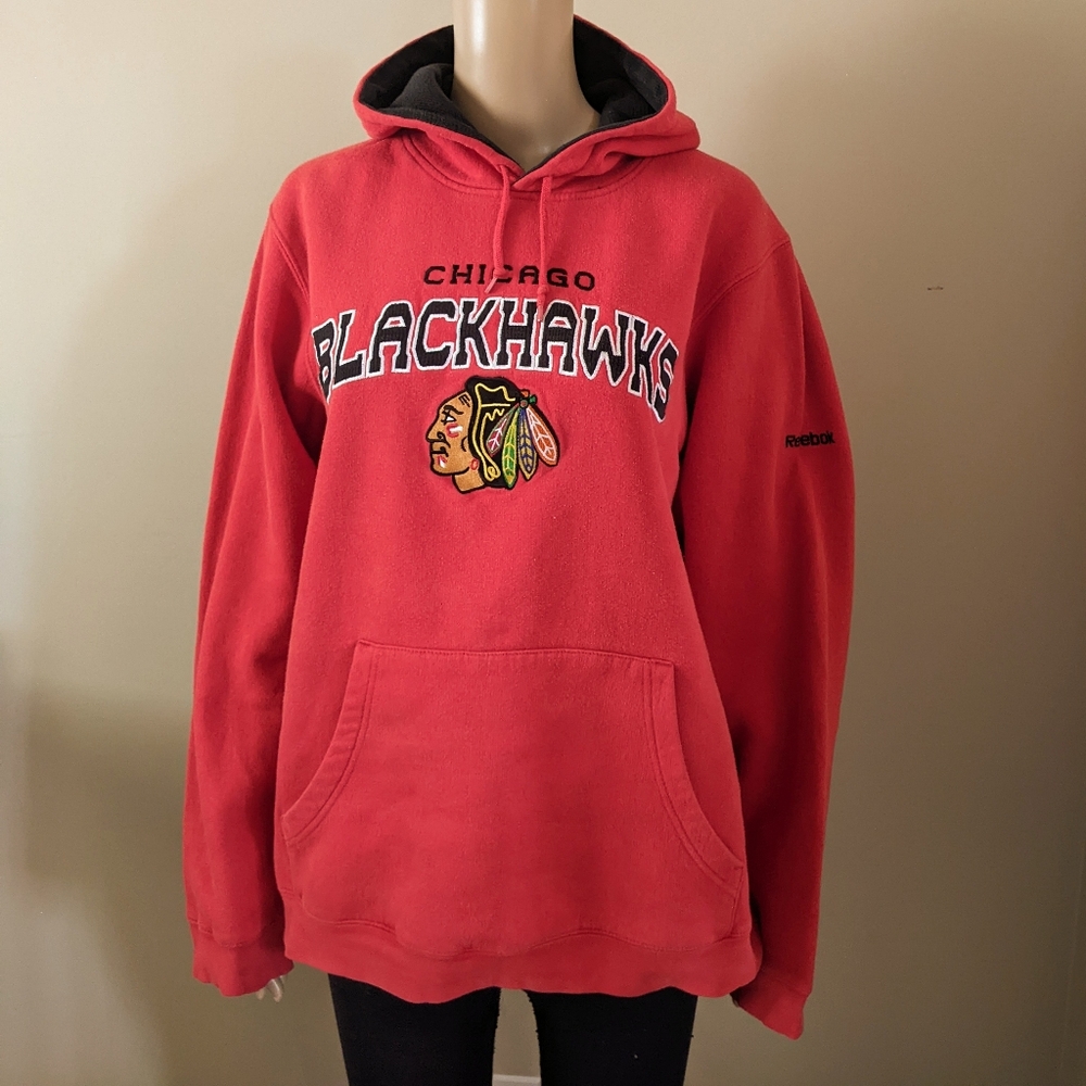 Reebok NHL Chicago Blackhawks embroidered red hoodie, men's medium